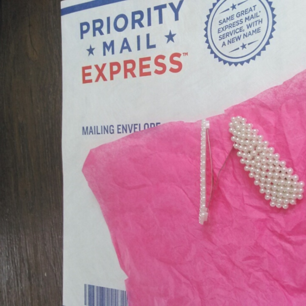 pearl hair clip